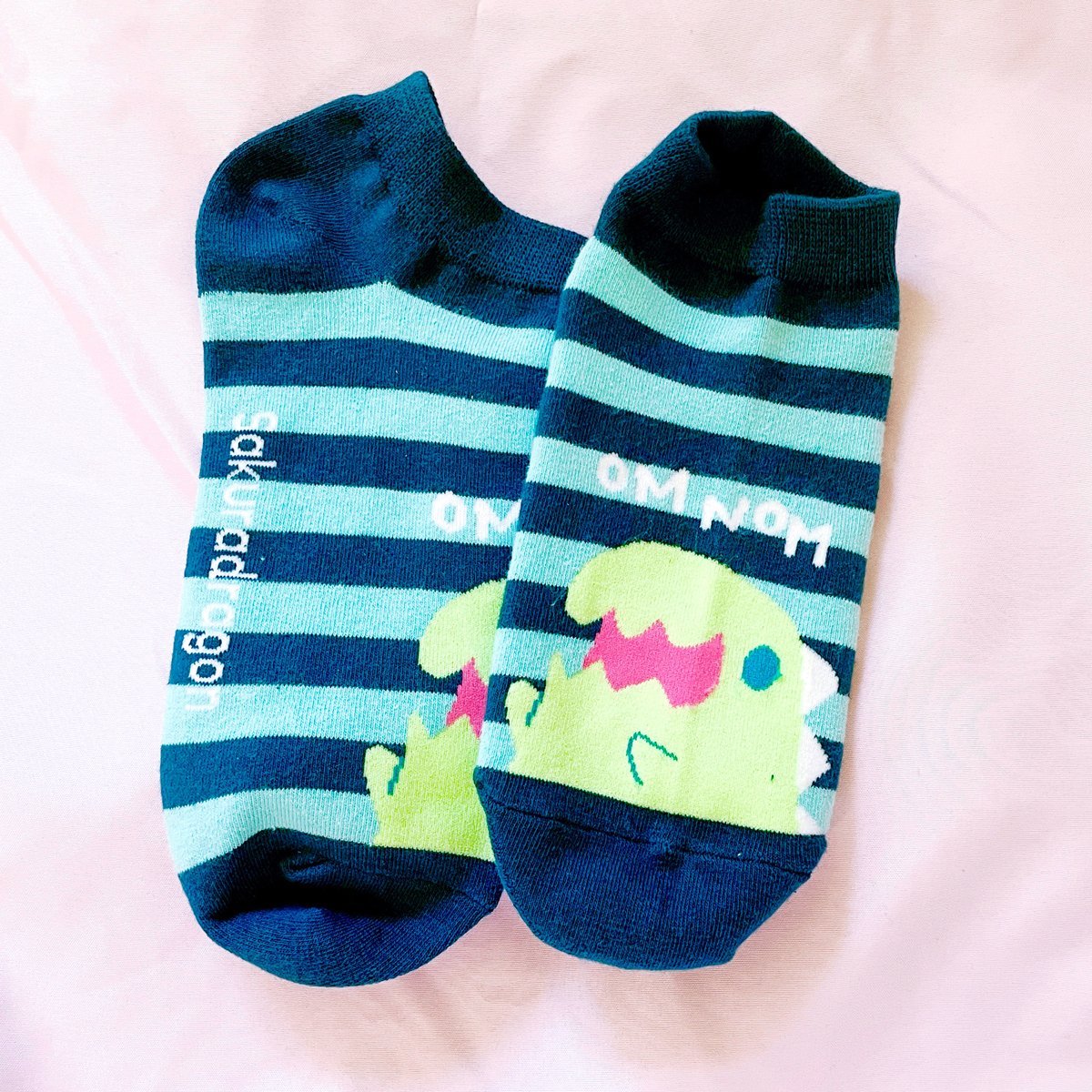 Soft Comfy Socks - Feed Me Dino - Sakuradragon