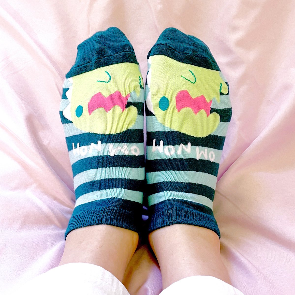 Soft Comfy Socks - Feed Me Dino - Sakuradragon